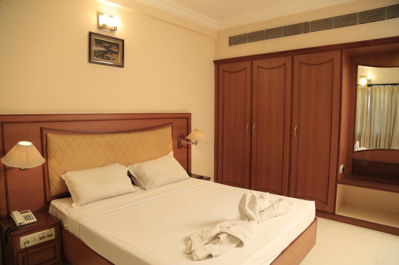 Hotel Devi Tower Салем Екстериор снимка