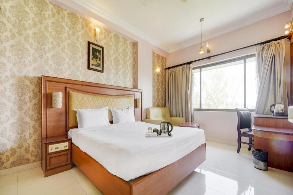 Hotel Devi Tower Салем Екстериор снимка