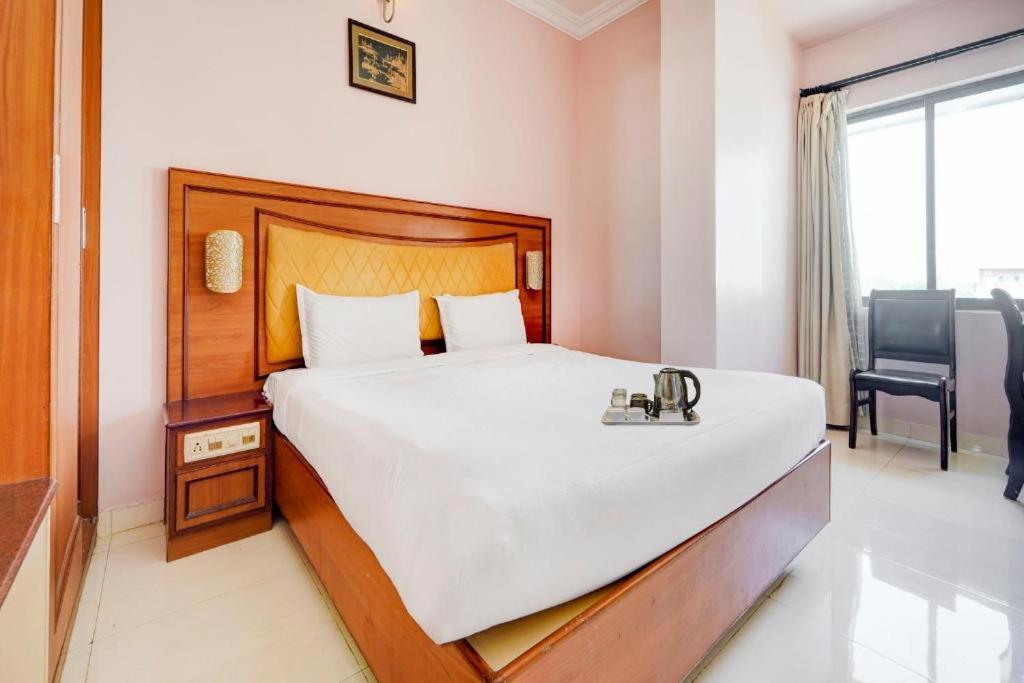 Hotel Devi Tower Салем Екстериор снимка